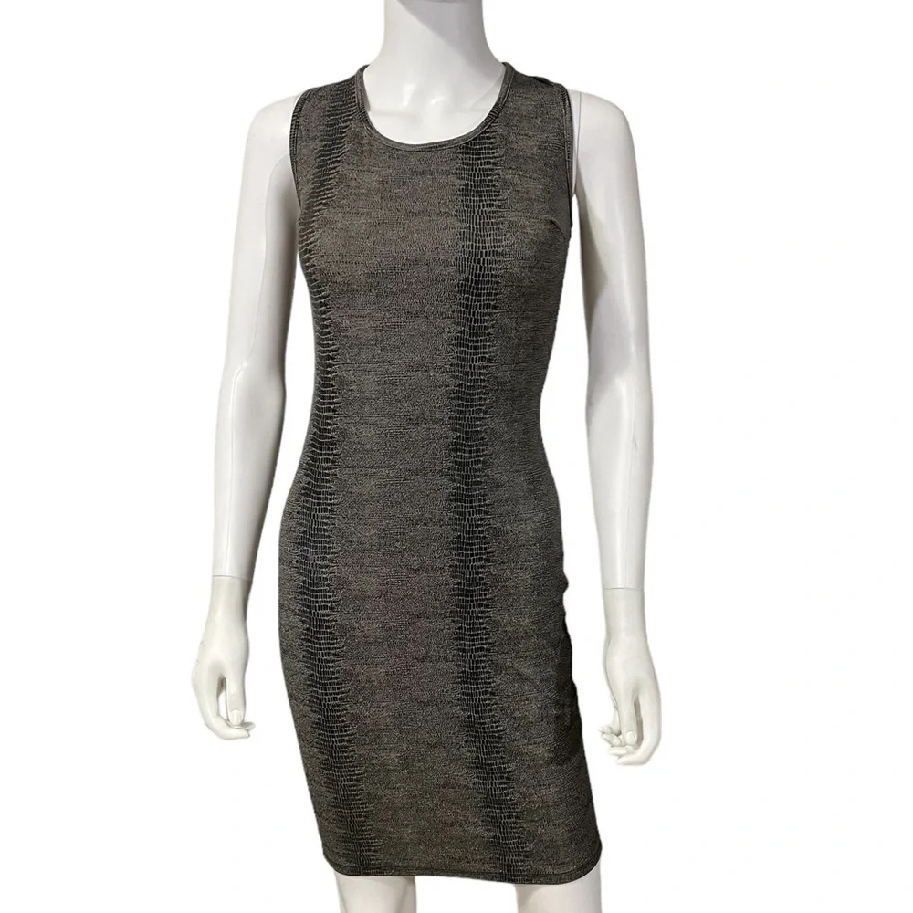 Animal Print Sleeveless Zipper back Grey Dress
New - Picture 2 of 7